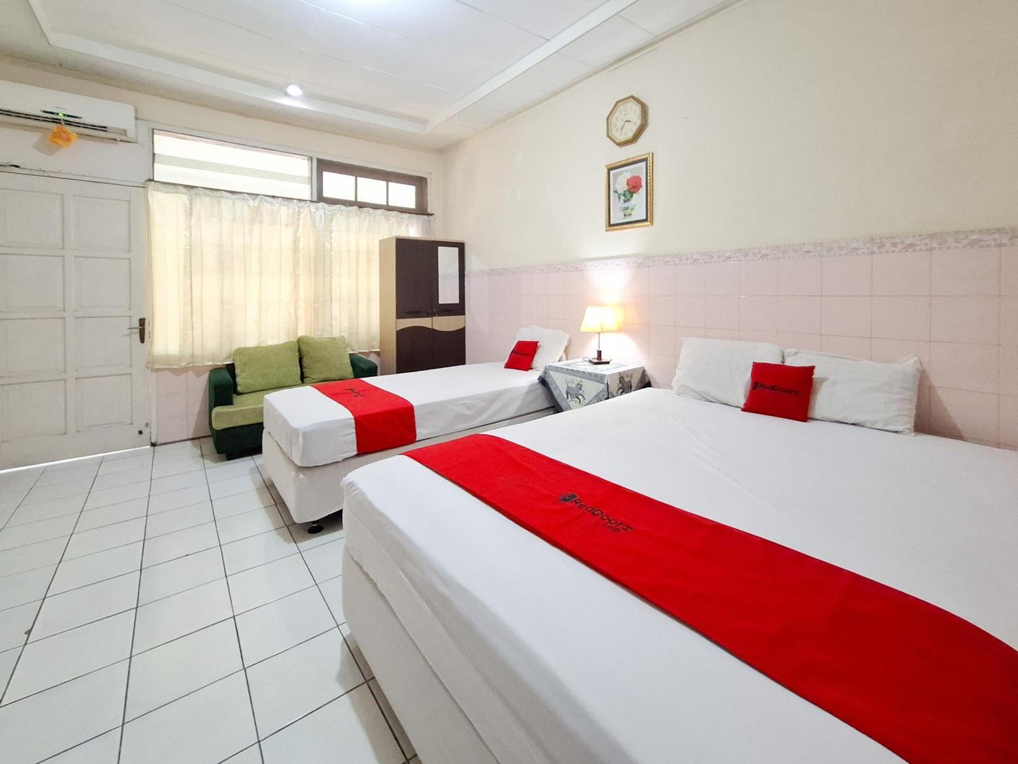 Reddoorz Syariah At Griya Raharja Klaten Exterior foto