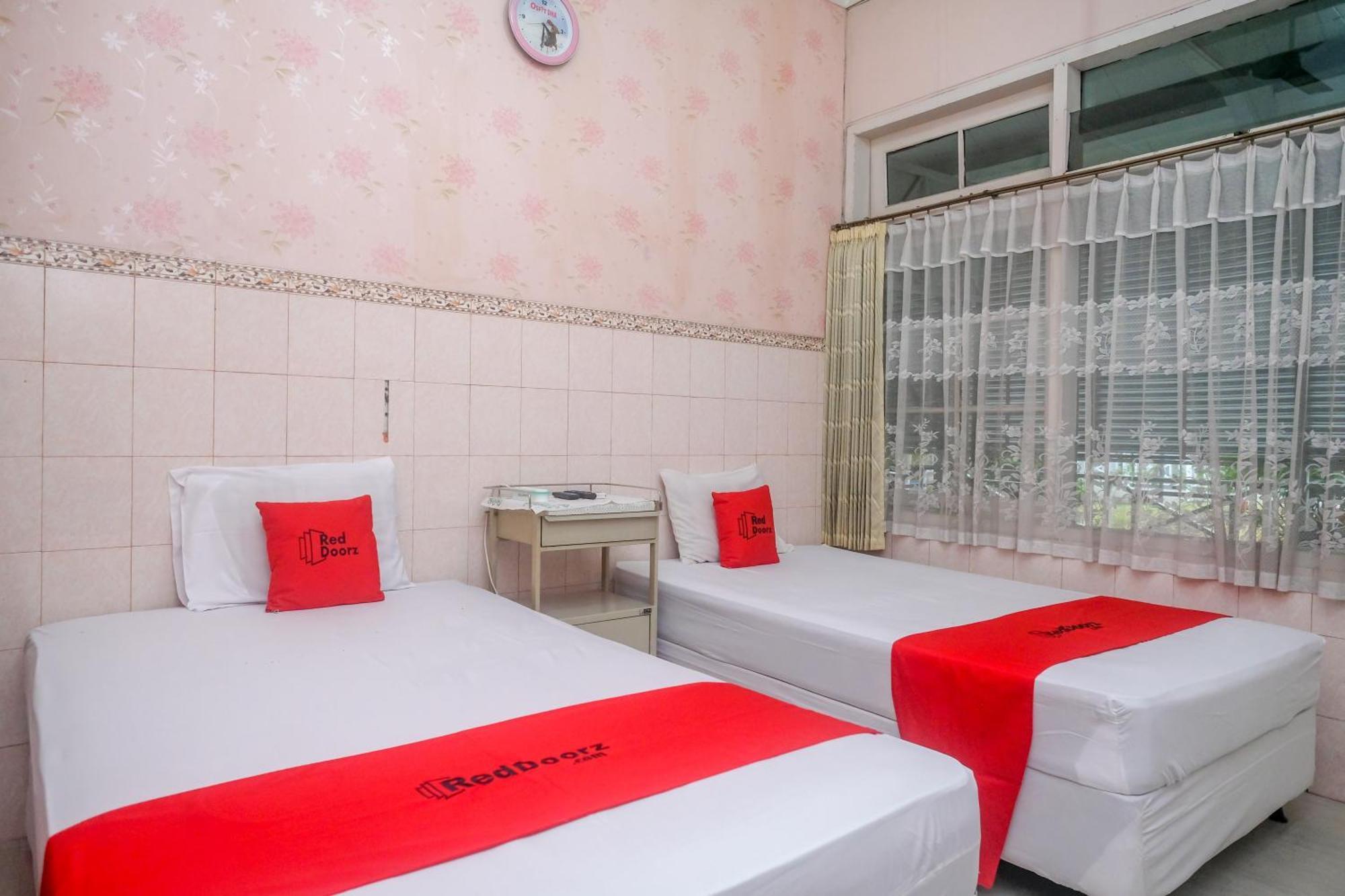 Reddoorz Syariah At Griya Raharja Klaten Exterior foto