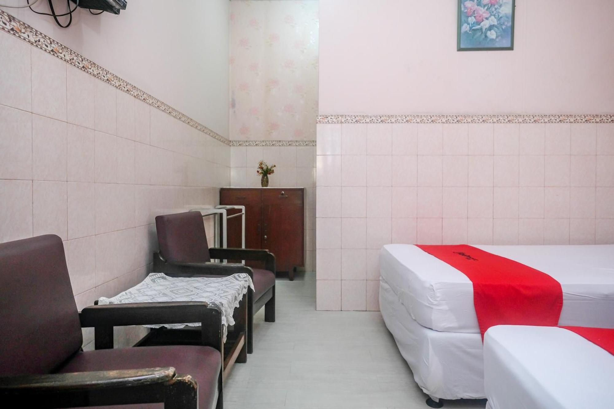 Reddoorz Syariah At Griya Raharja Klaten Exterior foto