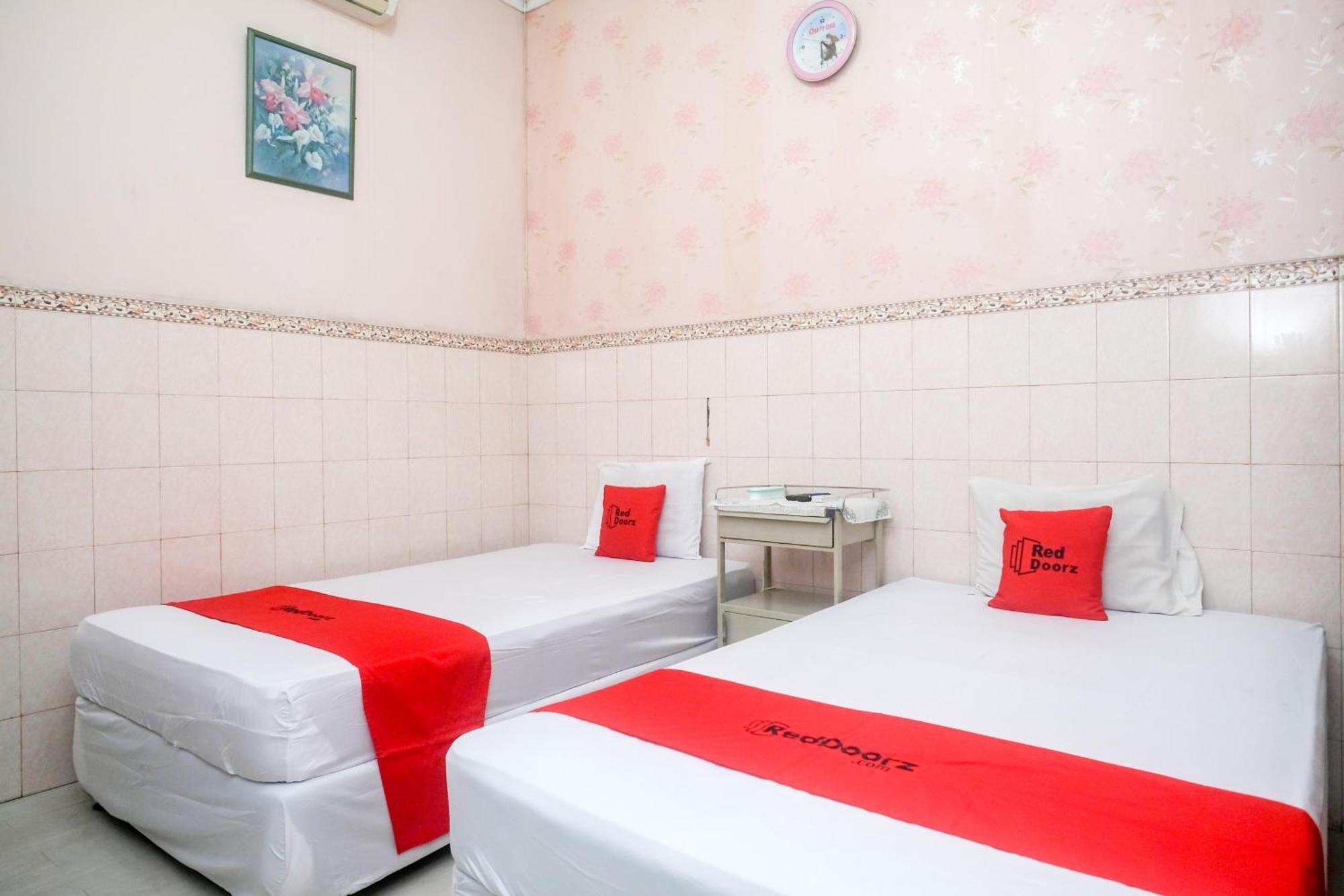 Reddoorz Syariah At Griya Raharja Klaten Exterior foto