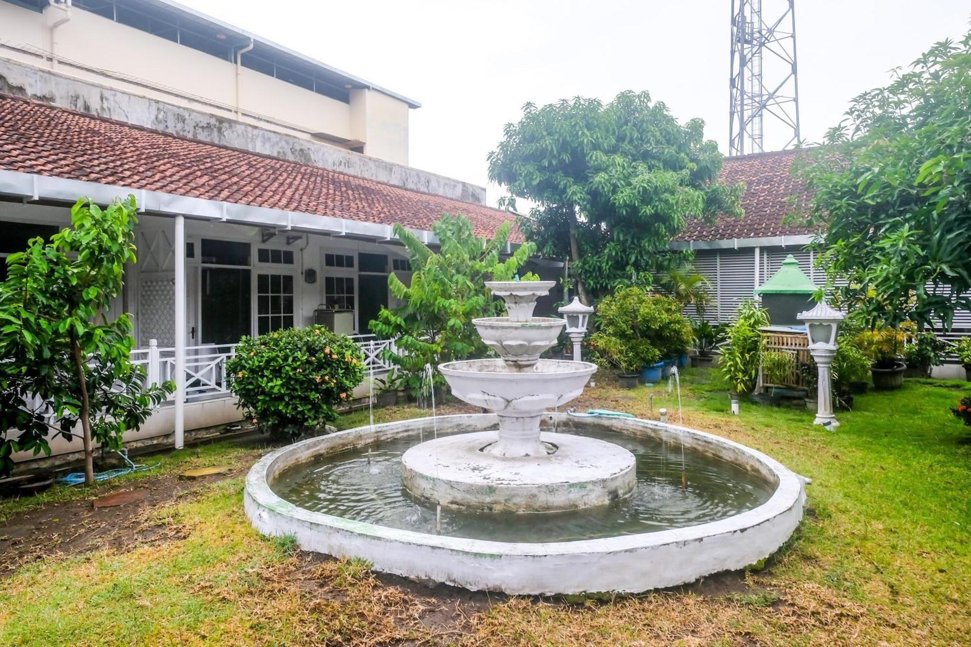 Reddoorz Syariah At Griya Raharja Klaten Exterior foto