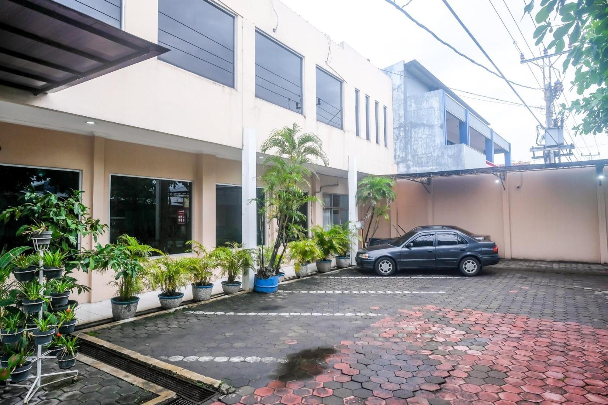 Reddoorz Syariah At Griya Raharja Klaten Exterior foto