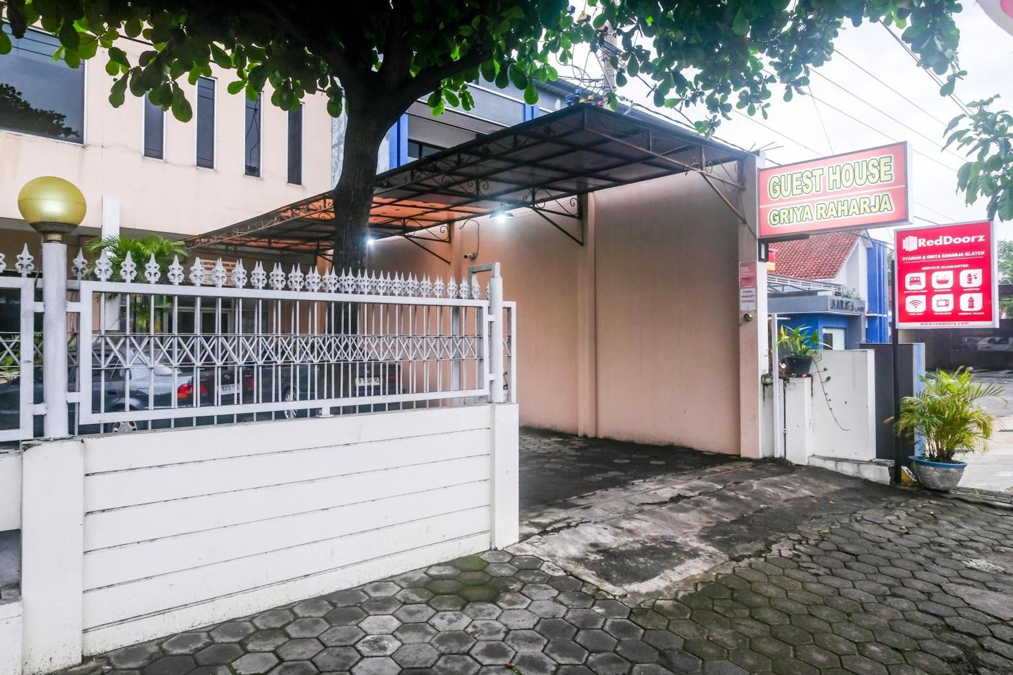 Reddoorz Syariah At Griya Raharja Klaten Exterior foto