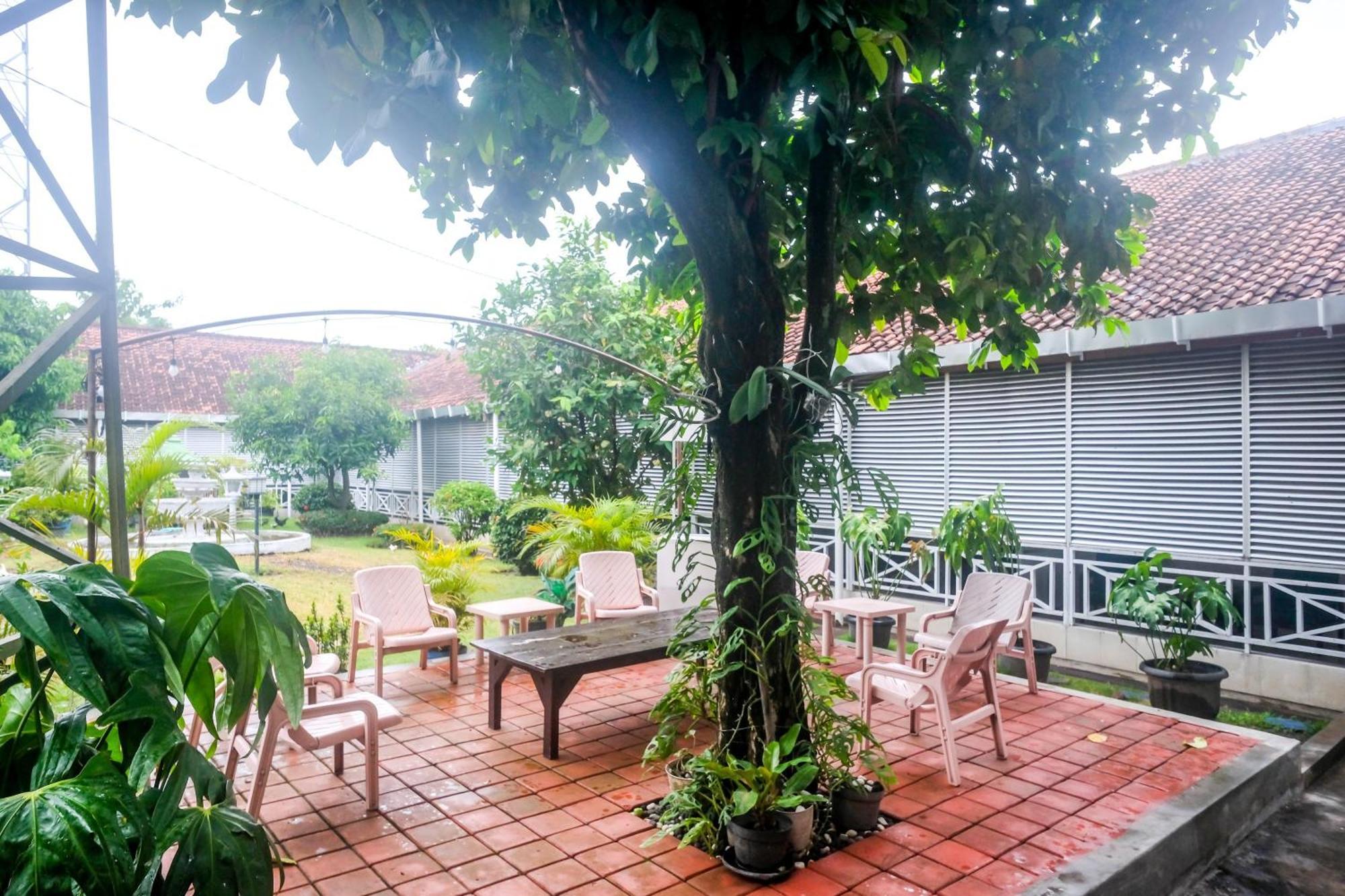 Reddoorz Syariah At Griya Raharja Klaten Exterior foto