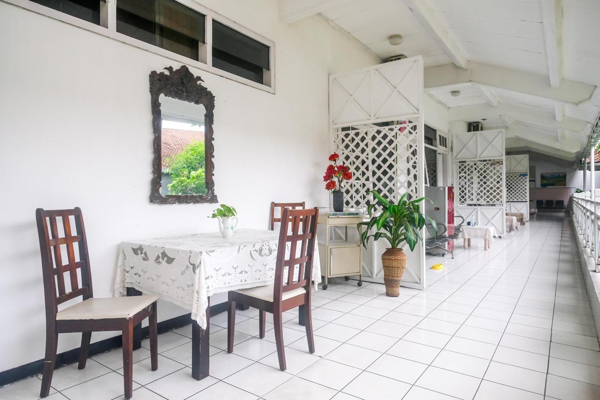 Reddoorz Syariah At Griya Raharja Klaten Exterior foto