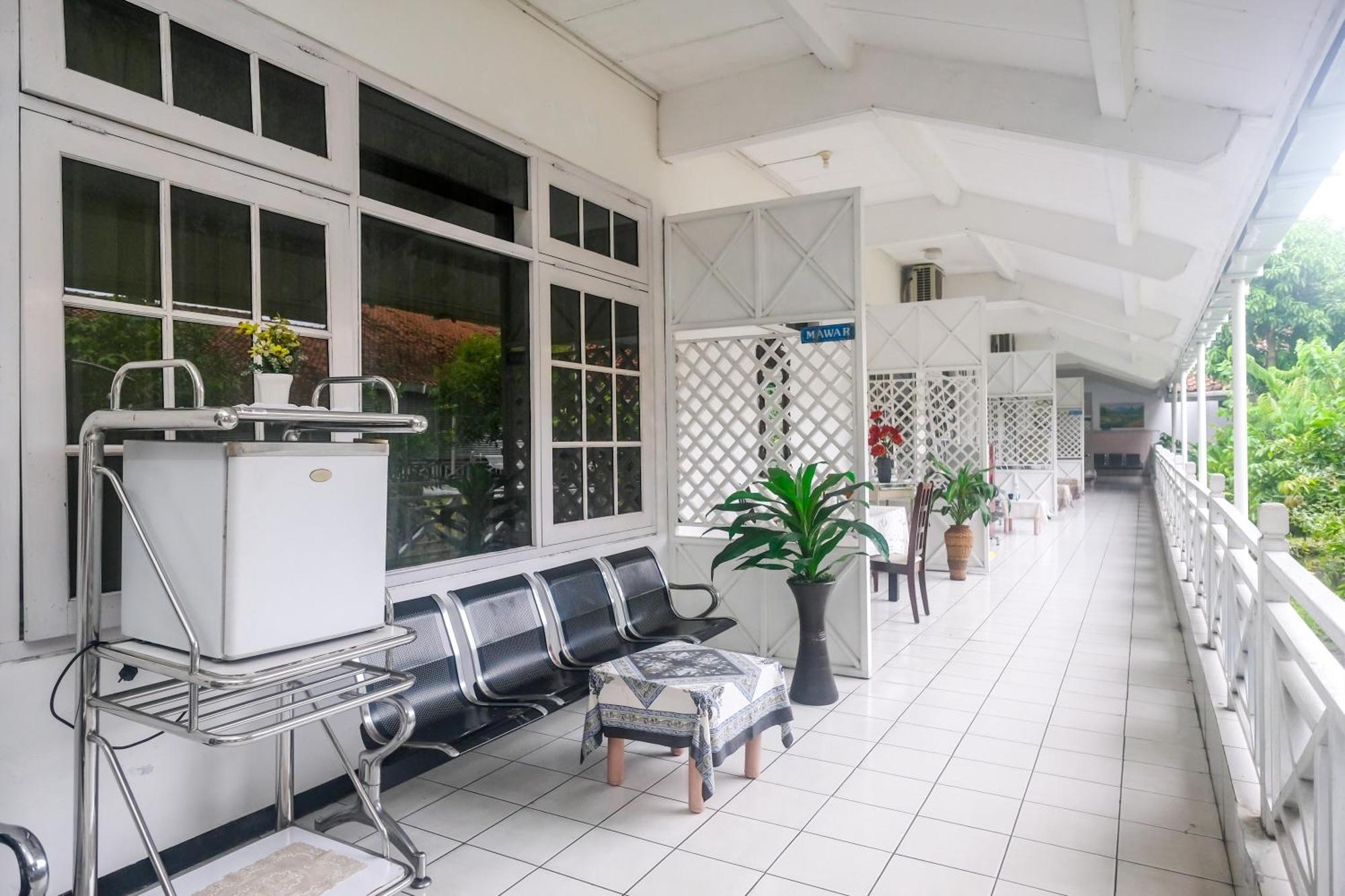 Reddoorz Syariah At Griya Raharja Klaten Exterior foto