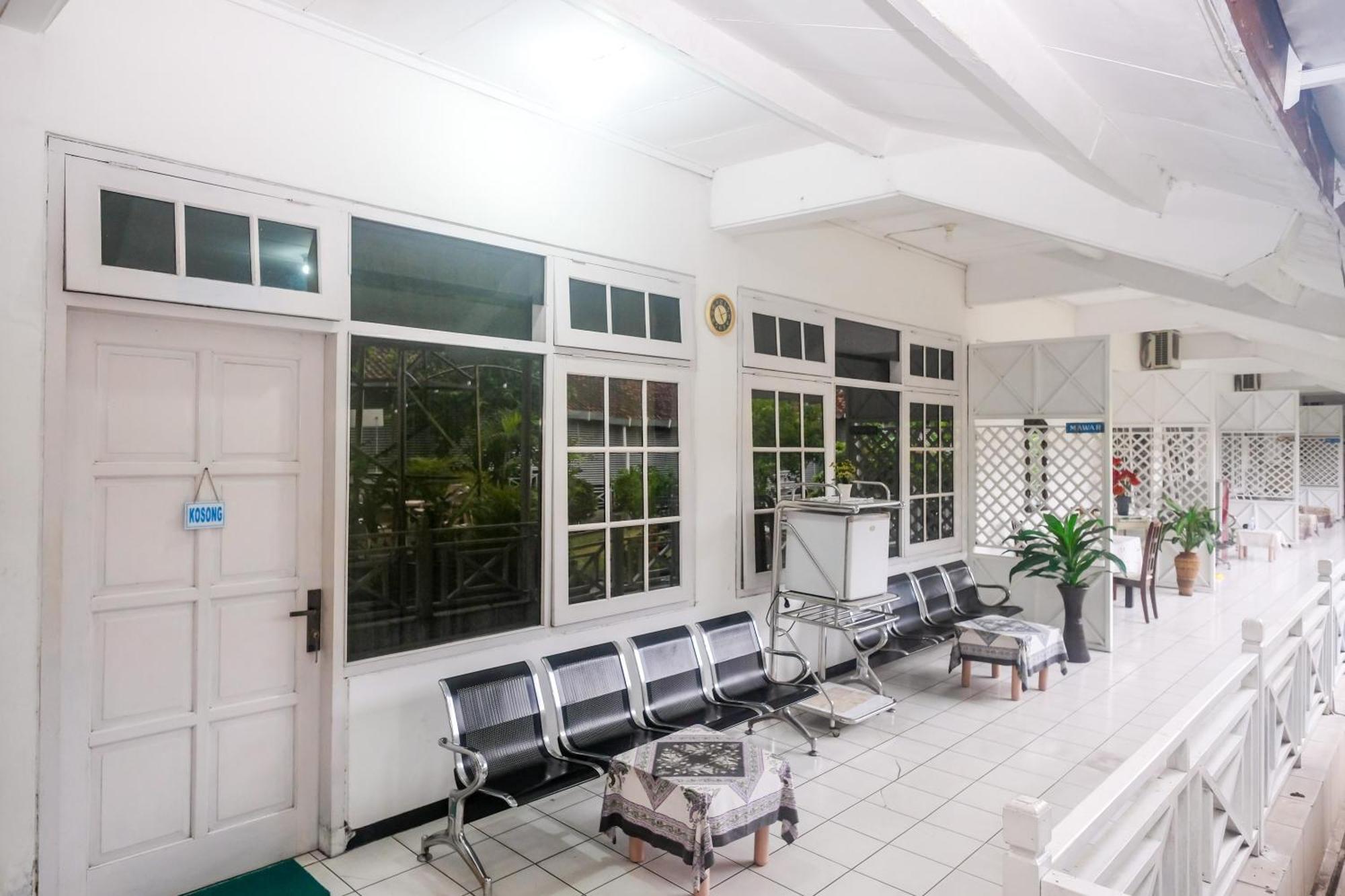 Reddoorz Syariah At Griya Raharja Klaten Exterior foto